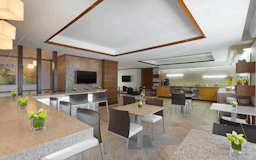 01 rim westin executive lounge