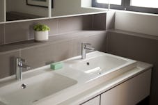 Builtform construction steelhouse1 2 detail sink bathroom modern
