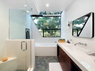 23 west bathroom 2 1024h