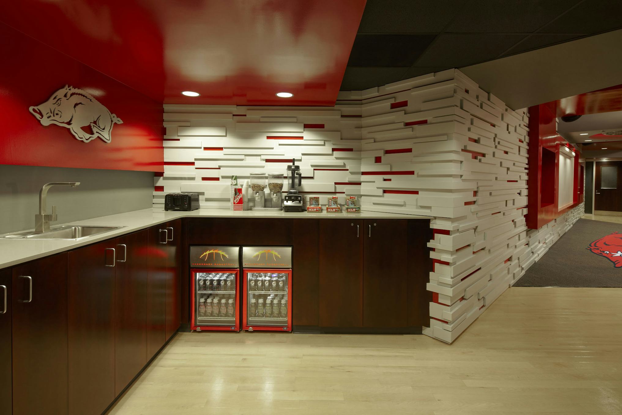 Razorback Basketball Locker Rooms — Modus Studio