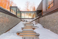 North45 architecture house87 glass bridge