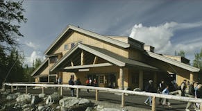 Denali visitor center rim 02