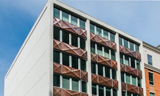 Metro 297 exterior 01