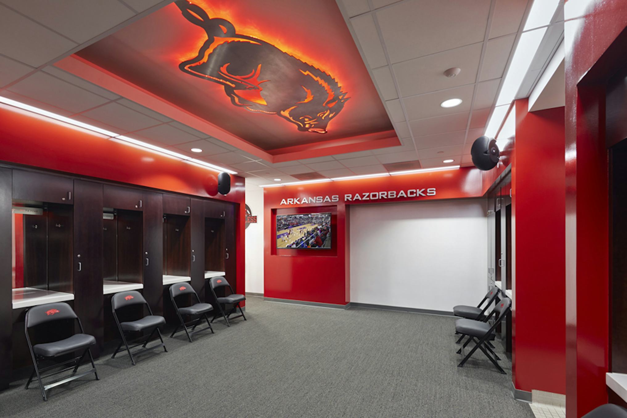 Razorback Basketball Locker Rooms — Modus Studio