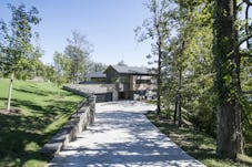 Modus studio van huset on the bluff 08